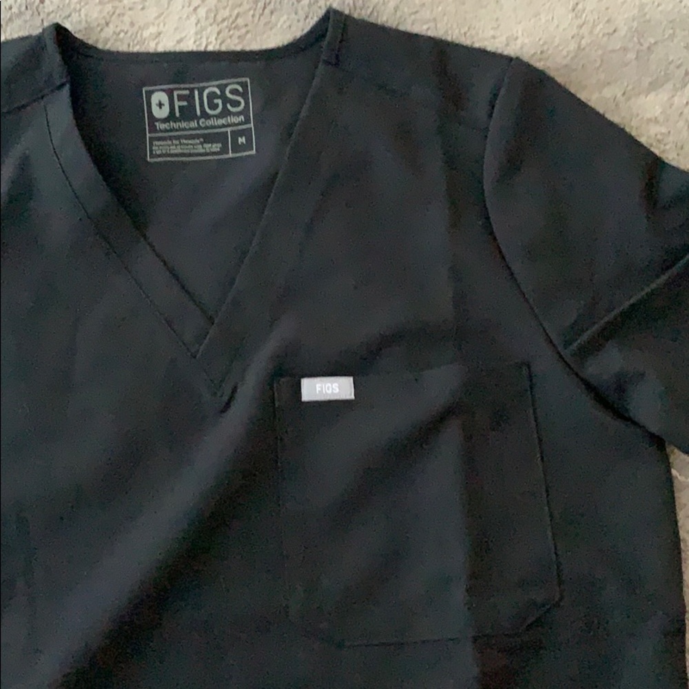FIGS Caterina One pocket top Medium
